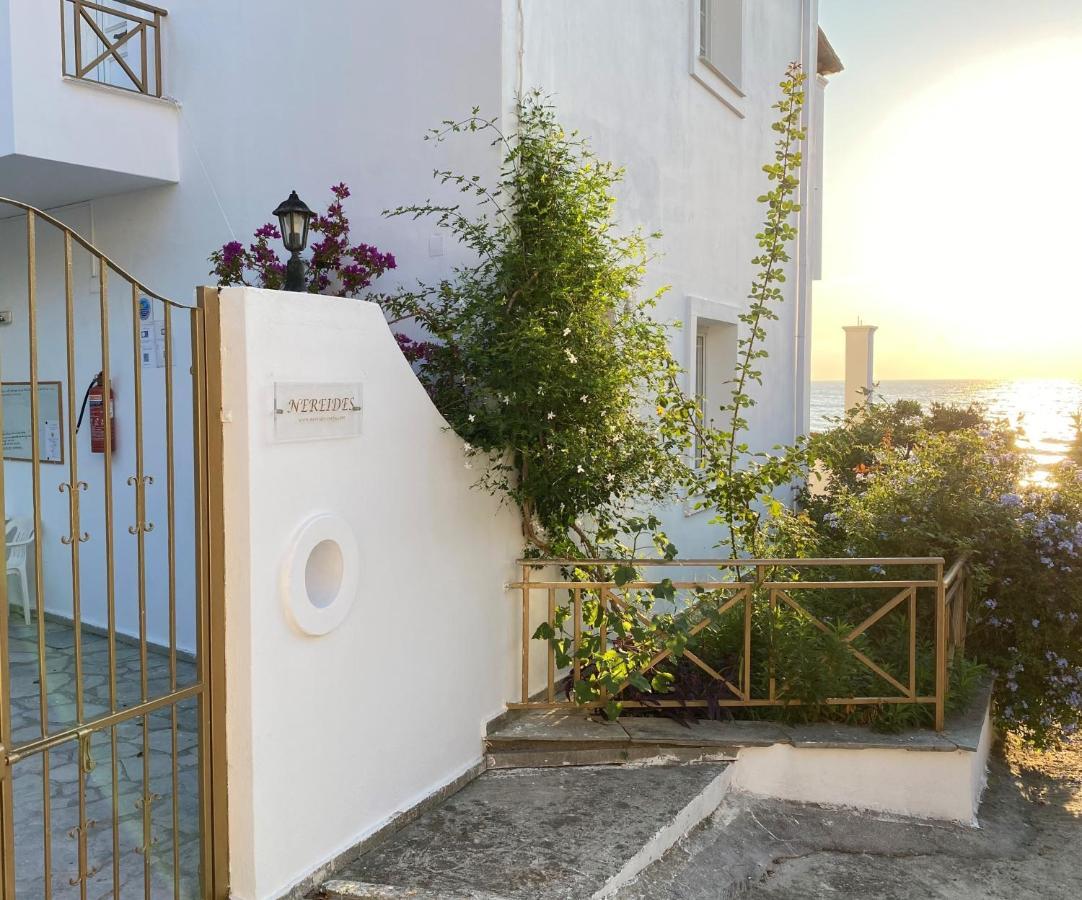 Nereides Apartments Агиос Гордиос Екстериор снимка