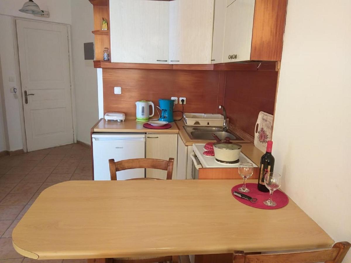 Nereides Apartments Агиос Гордиос Екстериор снимка