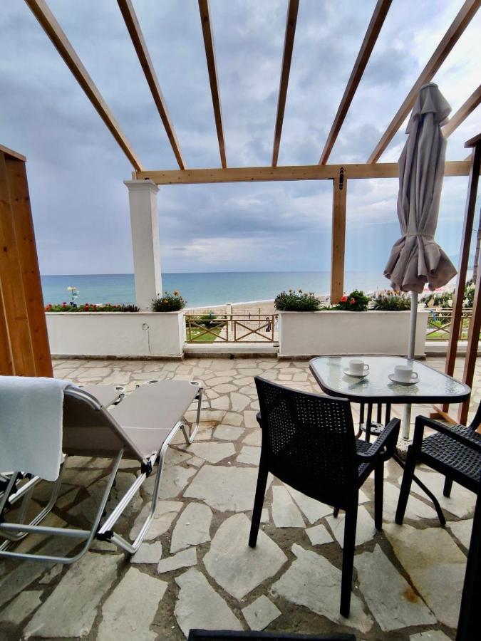 Nereides Apartments Агиос Гордиос Екстериор снимка