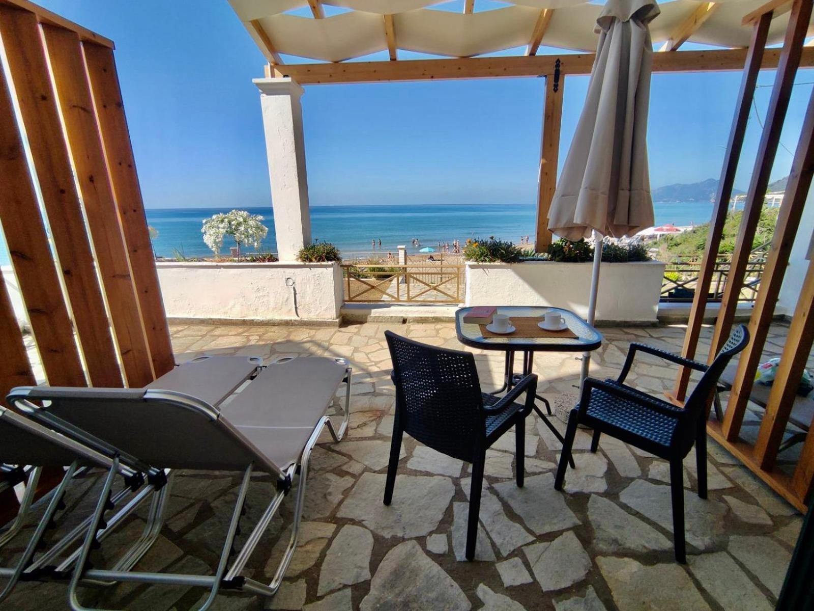 Nereides Apartments Агиос Гордиос Екстериор снимка