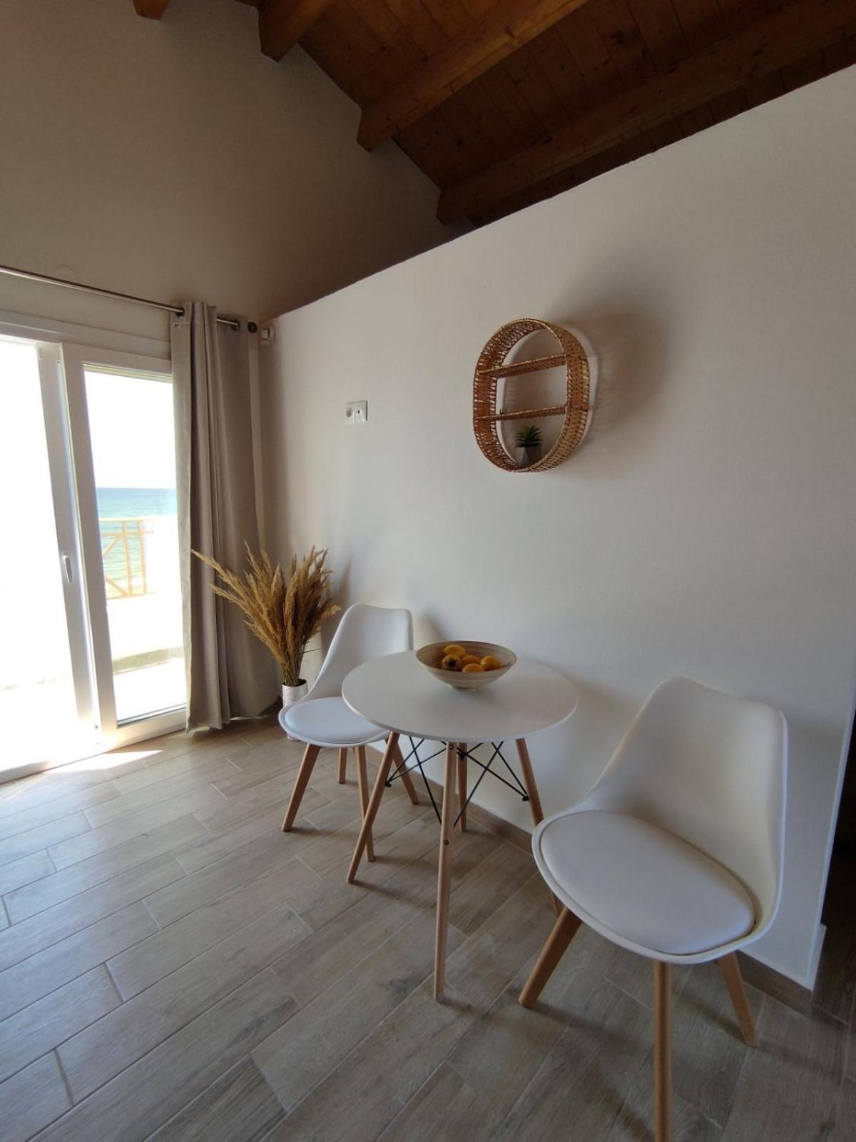 Nereides Apartments Агиос Гордиос Екстериор снимка