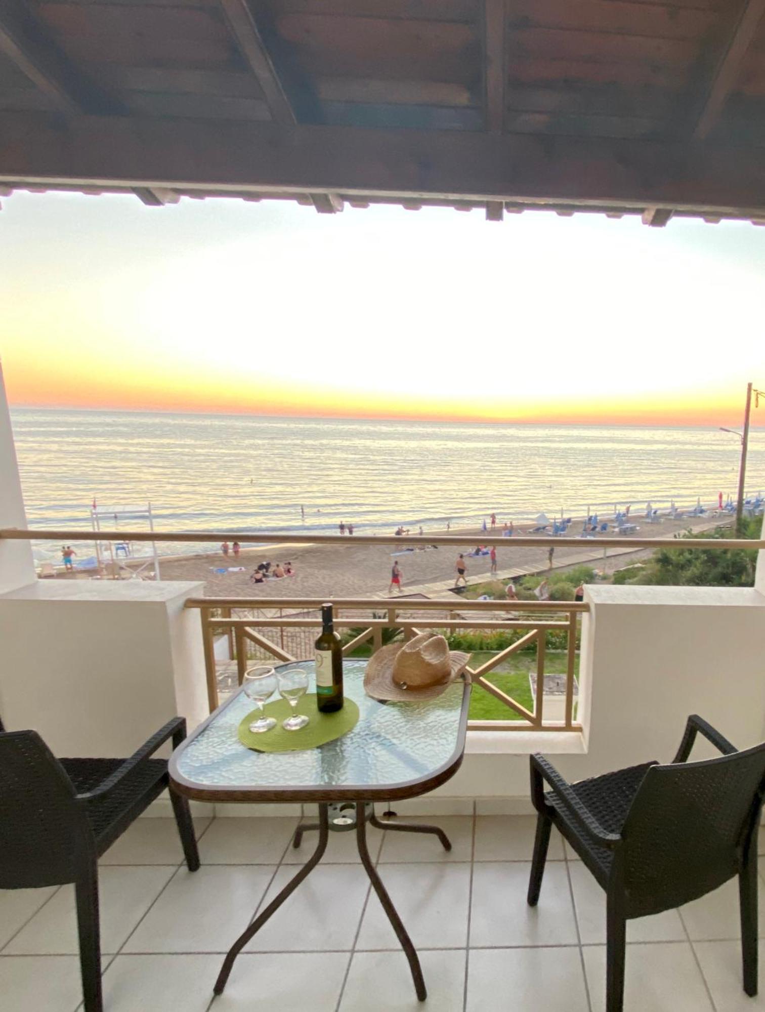Nereides Apartments Агиос Гордиос Екстериор снимка