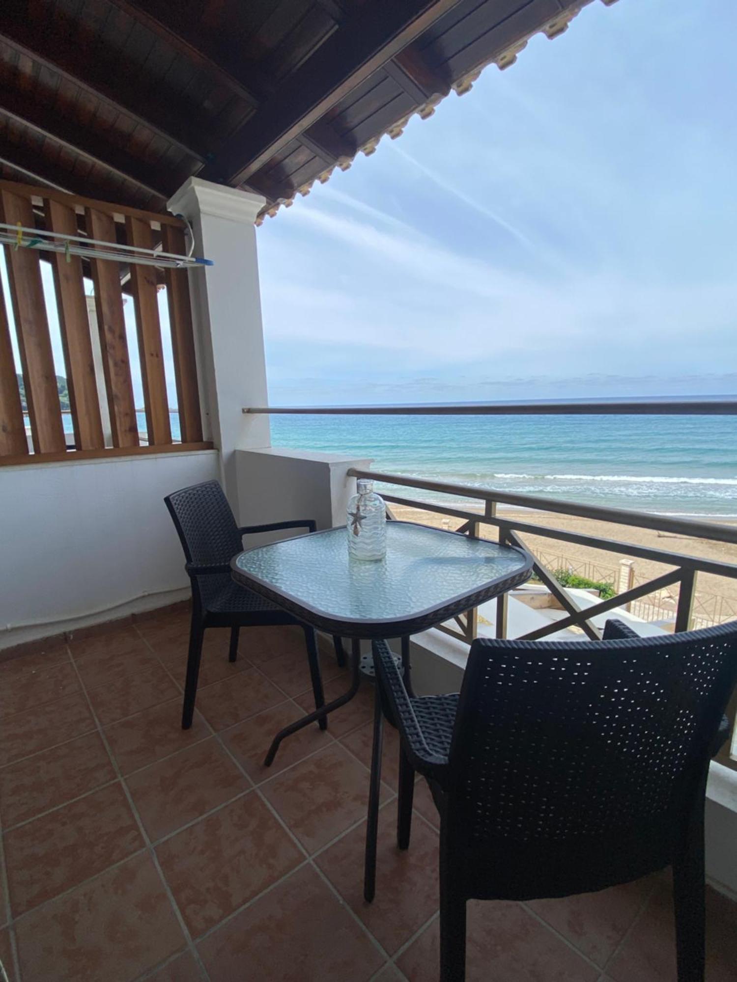 Nereides Apartments Агиос Гордиос Екстериор снимка