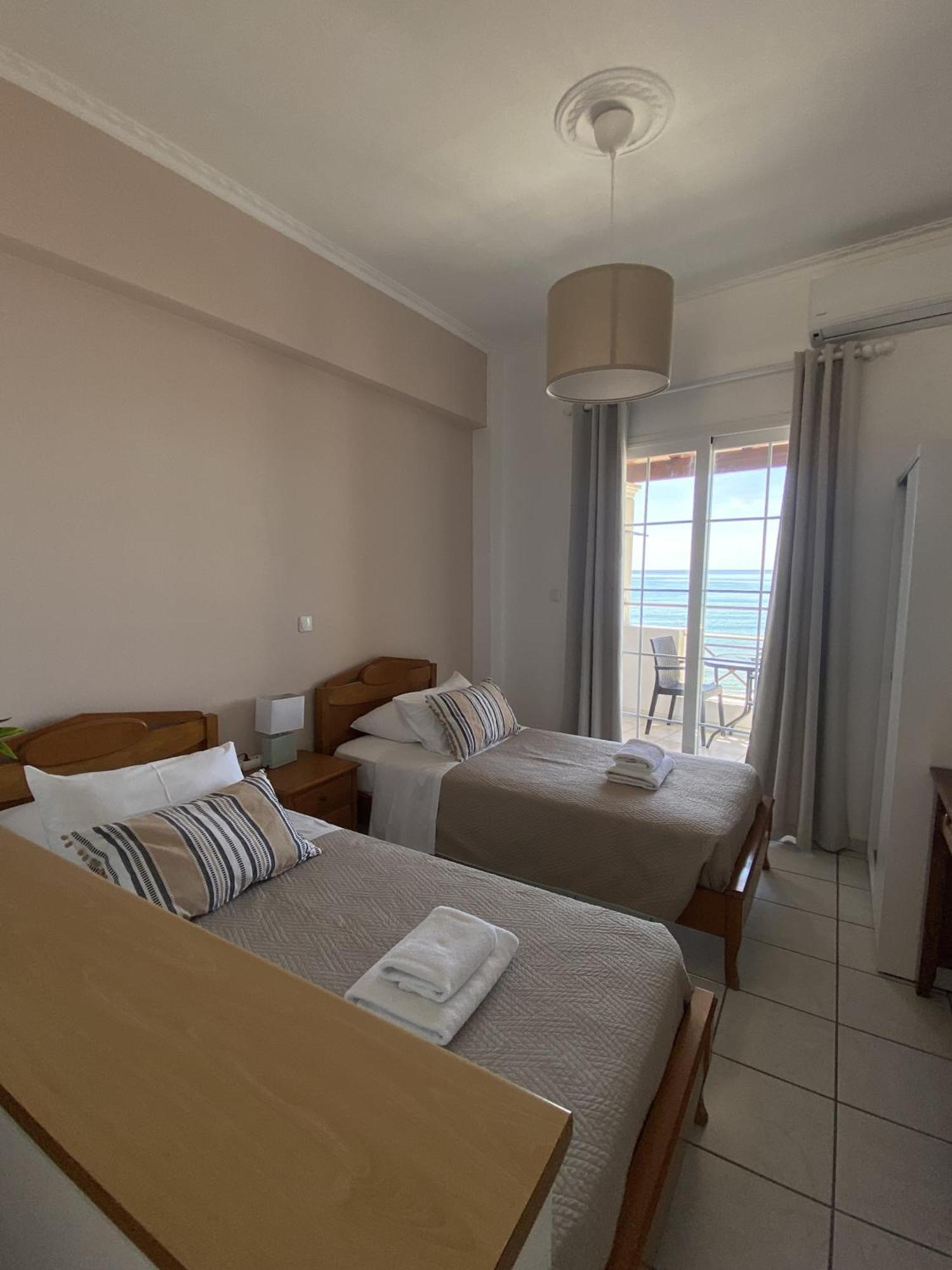 Nereides Apartments Агиос Гордиос Екстериор снимка