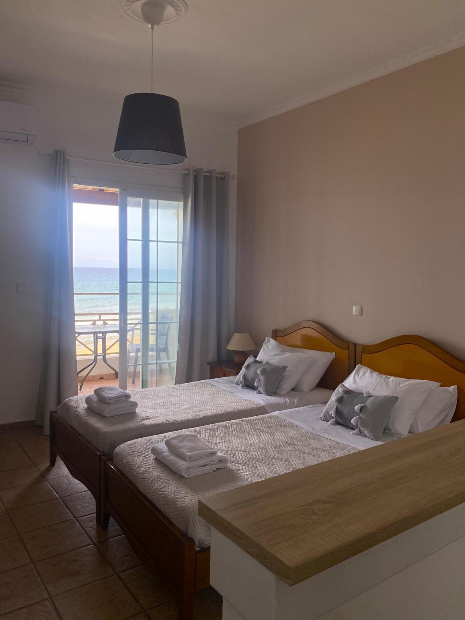 Nereides Apartments Агиос Гордиос Екстериор снимка