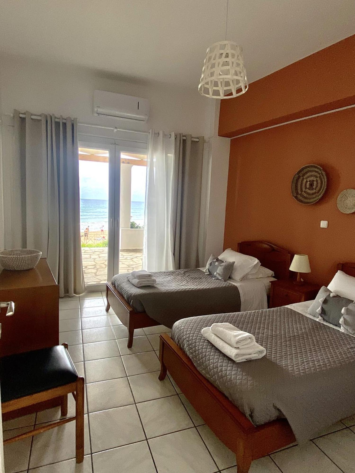Nereides Apartments Агиос Гордиос Екстериор снимка