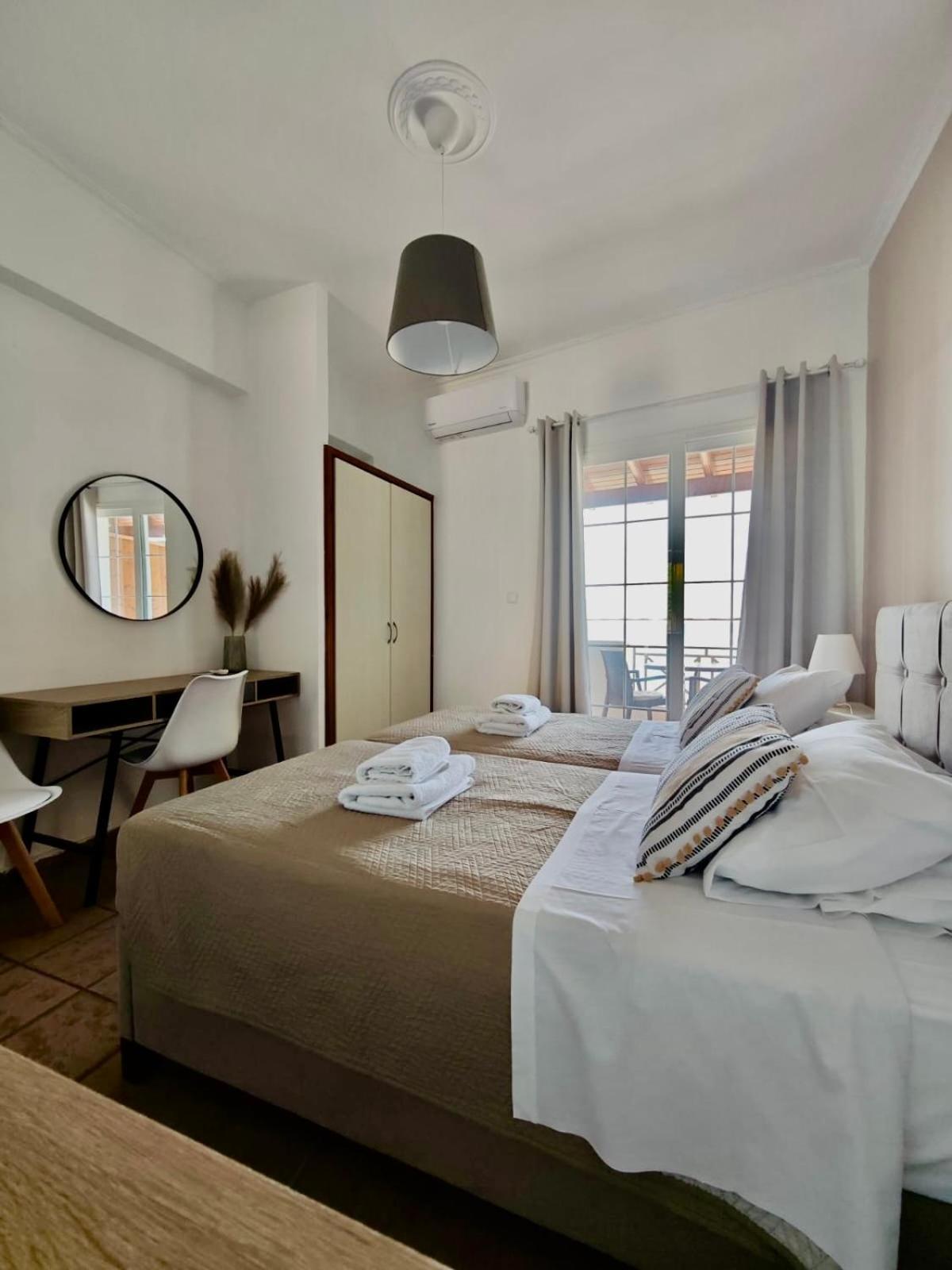 Nereides Apartments Агиос Гордиос Екстериор снимка