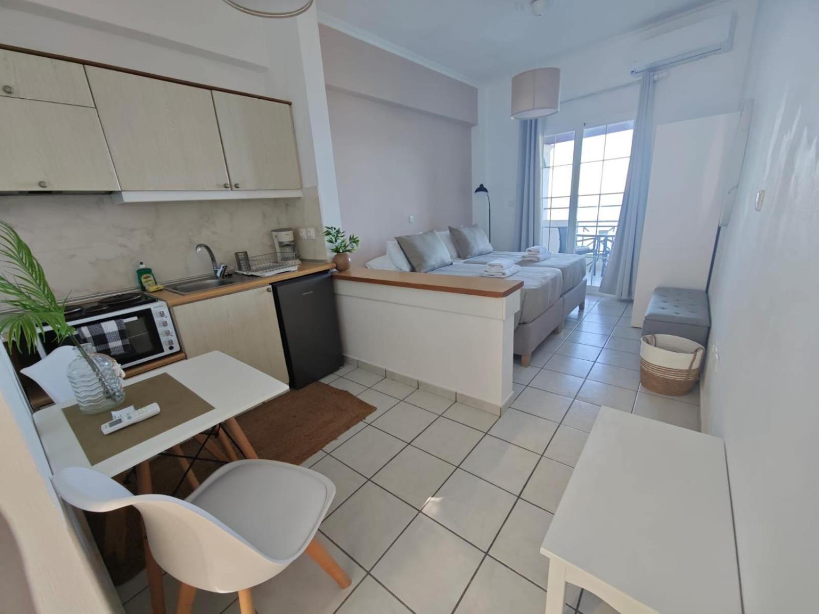 Nereides Apartments Агиос Гордиос Екстериор снимка